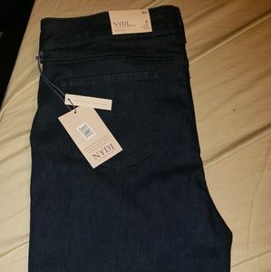 Marilyn Short Straight Leg Jeans NYDJ size 16